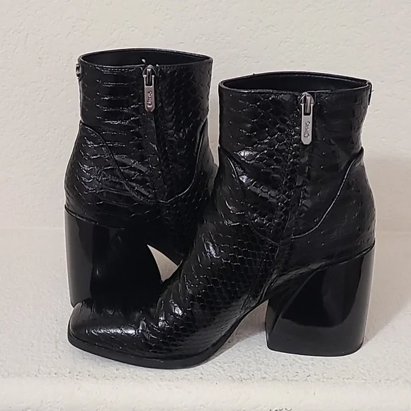Circus by Sam Edelman Black Croc Boots. Size 7 - Picture 4 of 6